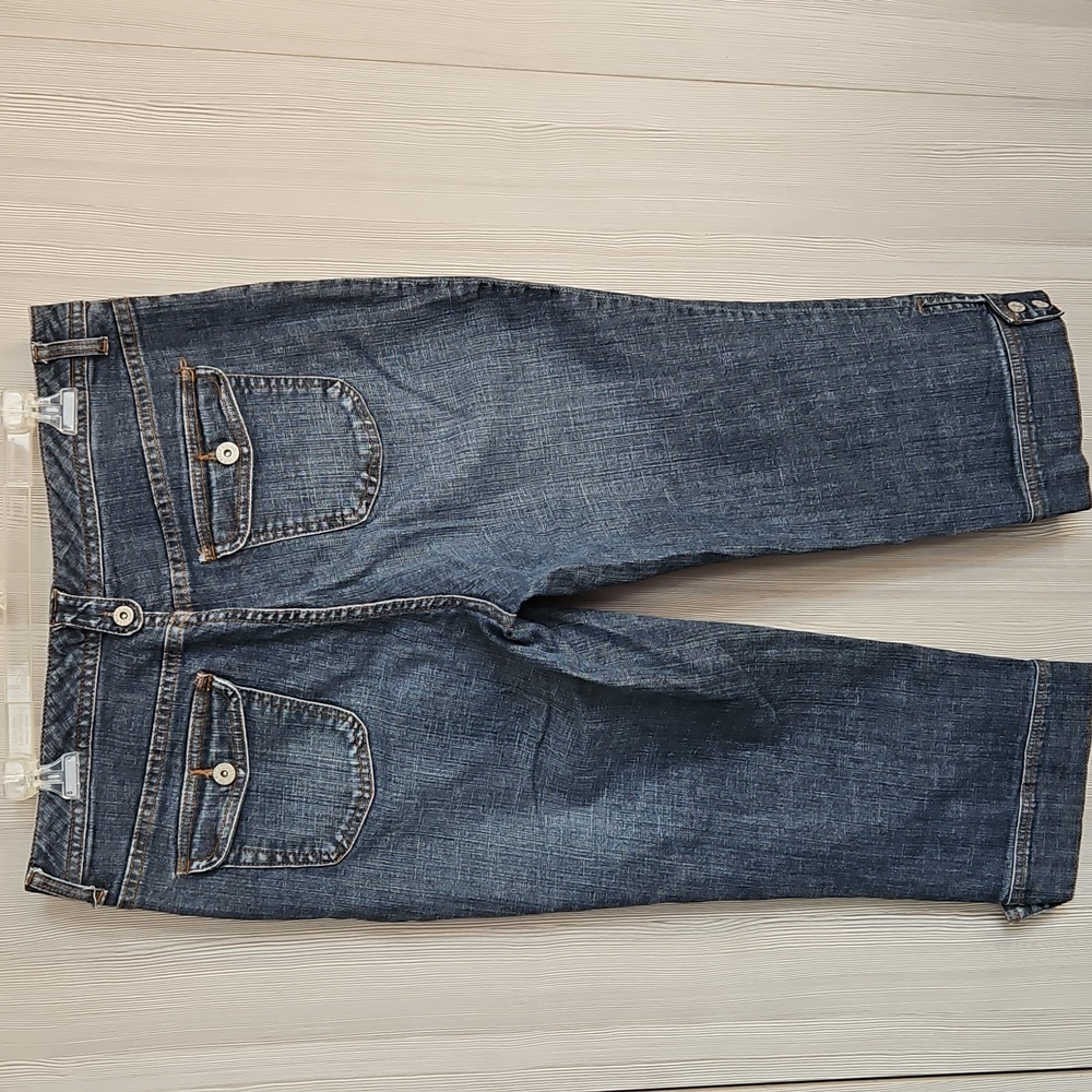 Chico’s cropped denim capris dark wash button‑tab hem - Picture 2 of 6
